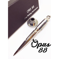 OPUS 88 骷髏頭珍珠母貝原子筆檯組(鍍白金款) OPUS 88 骷髏頭珍珠母貝原子筆檯組(鍍白金款)
