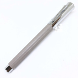 德國 Graf von Faber-Castell 經典原創條紋 TAMITIO 鋼珠筆(TAUPE 灰咖啡色款) 德國 Graf von Faber-Castell 經典原創條紋 TAMITIO 鋼珠筆(TAUPE 灰咖啡色款)