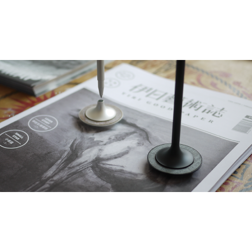 （特價中）TAG 設計  Vertical | 原石直立筆（兩色可選）