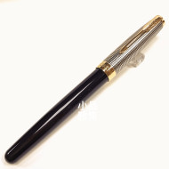 派克 Parker 新款Sonnet 卓爾系列 光影格紋 18K 鋼筆(黑桿銀格筆蓋) 派克 Parker 新款Sonnet 卓爾系列 光影格紋 18K 鋼筆(黑桿銀格筆蓋)