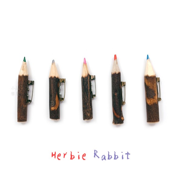 日本 Herbie Rabbit 手工林木月桂樹色鉛筆 別針