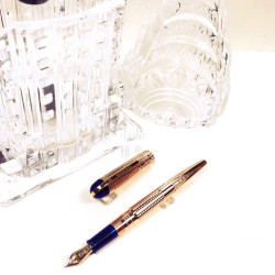 美國 Wahl-Eversharp SKYLINE 100週年 限量100支 SkyScraper Limited Edition 克萊斯勒大廈 水晶玻璃盒 18K金 鋼筆 美國 Wahl-Eversharp SKYLINE 100週年 限量100支 SkyScraper Limited Edition 克萊斯勒大廈 水晶玻璃盒 18K金 鋼筆