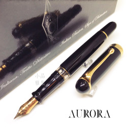 義大利 AURORA 88 BIG 14k鋼筆(黑桿金夾) 義大利 AURORA 88 BIG 14k鋼筆(黑桿金夾)