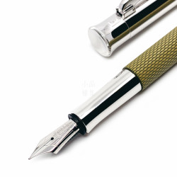 德國 Graf von Faber-Castell 繩紋飾 18K 鋼筆(橄欖綠) 德國 Graf von Faber-Castell 繩紋飾 18K 鋼筆(橄欖綠)