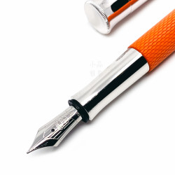 德國 Graf von Faber-Castell 繩紋飾 18K 鋼筆(紅柿子) 德國 Graf von Faber-Castell 繩紋飾 18K 鋼筆(紅柿子)