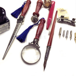 義大利 Bortoletti Set25 木桿沾水筆+放大鏡+拆信刀+封印+封蠟+封蠟泥+墨水+筆尖組 義大利 Bortoletti Set25 木桿沾水筆+放大鏡+拆信刀+封印+封蠟+封蠟泥+墨水+筆尖組