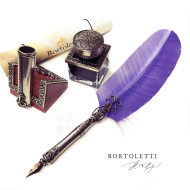義大利 Bortoletti Set82 羽毛沾水筆+筆座+30ml黑色墨水一瓶(紫丁香羽毛) 義大利 Bortoletti Set82 羽毛沾水筆+筆座+30ml黑色墨水一瓶(紫丁香羽毛)