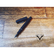 義大利 Visconti HOMO SAPIENS 智人 火山熔岩 18K金 鋼筆 (黑夾負壓)(大) 義大利 Visconti HOMO SAPIENS 智人 火山熔岩 18K金 鋼筆 (黑夾負壓)(大)