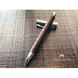 德國 FABER-CASTELL 輝柏 Ambition 成吉思汗 3D浮雕款 鋼珠筆(咖啡鱷魚皮款) 德國 FABER-CASTELL 輝柏 Ambition 成吉思汗 3D浮雕款 鋼珠筆(咖啡鱷魚皮款)