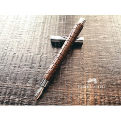 德國 FABER-CASTELL 輝柏 Ambition 成吉思汗 3D浮雕款 鋼筆(咖啡鱷魚皮款) 德國 FABER-CASTELL 輝柏 Ambition 成吉思汗 3D浮雕款 鋼筆(咖啡鱷魚皮款)
