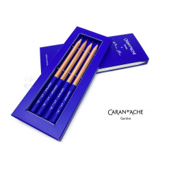 瑞士 CARAN D'ACHE 卡達 Klein Blue® 克萊因藍專家級素描鉛筆組 HB (4 支) 瑞士 CARAN D'ACHE 卡達 Klein Blue® 克萊因藍專家級素描鉛筆組 HB (4 支)