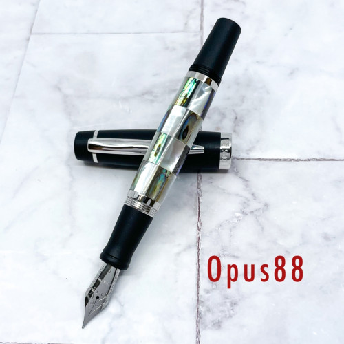 臺灣 OPUS 88 製筆精基 Shell pen 貝殼系列 (格紋)