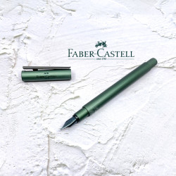 德國 Faber-Castell 輝柏 NEO 髮絲紋袖珍型 鋼筆 橄欖綠（146150/146151）