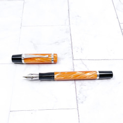 義大利 Montegrappa 萬特佳 限量  Nazionale Flex 彈性尖鋼筆(焦糖橘) 義大利 Montegrappa 萬特佳 限量  Nazionale Flex 彈性尖鋼筆(焦糖橘)