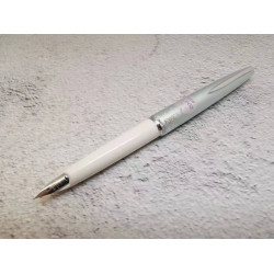 =新品= PILOT 百樂 鑽石紋 14K金 短鋼 (銀白桿)   =新品= PILOT 百樂 鑽石紋 14K金 短鋼 (銀白桿)