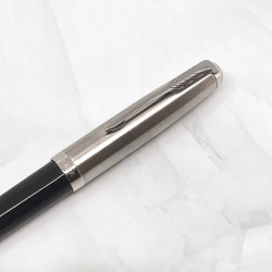 派克 PARKER 51復刻 原子筆 (黑桿銀夾) 派克 PARKER 51復刻 原子筆 (黑桿銀夾)