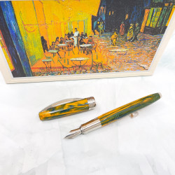 義大利 VISCONTI Van Gogh 梵谷 限定包裝版 鋼筆  (The Café Terrace on the Place du Forum 夜晚露天咖啡座) 義大利 VISCONTI Van Gogh 梵谷 限定包裝版 鋼筆  (The Café Terrace on the Place du Forum 夜晚露天咖啡座)