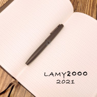 德國 Lamy 2000 01 BROWN 55週年紀念 14K金 玻璃纖維 鋼筆禮盒套組 (深棕色) 德國 Lamy 2000 01 BROWN 55週年紀念 14K金 玻璃纖維 鋼筆禮盒套組 (深棕色)