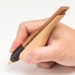 【木趣 | 啄墨2.0】拼木版單筆 + 筆座 - 兼具擺飾與書寫的原木手工藝筆【麻雀】