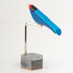 【木趣 | 啄墨2.0】實木版單筆 + 筆座 - 兼具擺飾與書寫的原木手工藝筆【藍鵲】
