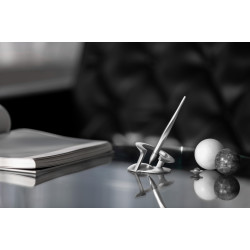 臺灣 novium 自立筆 星際系列(太空銀)  臺灣 novium 自立筆 星際系列(太空銀)