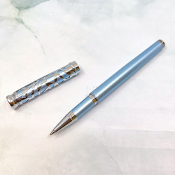 Rarefatto 芮菲客 巴洛克系列 金屬簍空 鋼珠筆(珠光水藍款)四折特價中! Rarefatto 芮菲客 巴洛克系列 金屬簍空 鋼珠筆(珠光水藍款)四折特價中!