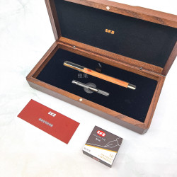 臺灣 SKB 文明鋼筆 TM-908 八角龍柏木 鋼筆(鈦金) 臺灣 SKB 文明鋼筆 TM-908 八角龍柏木 鋼筆(鈦金)
