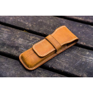 土耳其 Galen Leather 蓋倫皮革 2支入 上掀式 筆套(瘋馬皮棕)  土耳其 Galen Leather 蓋倫皮革 2支入 上掀式 筆套(瘋馬皮棕)