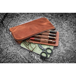 土耳其 Galen Leather 蓋倫皮革 4支入 分離式 拉鍊筆袋 (瘋馬皮棕色)  土耳其 Galen Leather 蓋倫皮革 4支入 分離式 拉鍊筆袋 (瘋馬皮棕色)