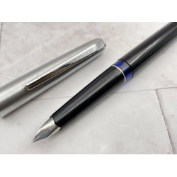 ☆ 全新品 ☆ PELIKAN 百利金   Pelikano系列 70年代 半沙銀蓋 鋼筆 ☆ 全新品 ☆ PELIKAN 百利金   Pelikano系列 70年代 半沙銀蓋 鋼筆