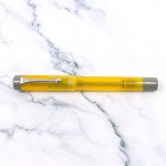 臺灣 OPUS 88 製筆精基 KOLORO DEMO 正統滴入式 透明示範鋼筆（2021代表色亮麗黃）