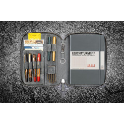 土耳其 Galen Leather 蓋倫皮革 平板插槽/可分離式筆插/A5筆記本套 (瘋馬皮煙灰) 土耳其 Galen Leather 蓋倫皮革 平板插槽/可分離式筆插/A5筆記本套 (瘋馬皮煙灰)