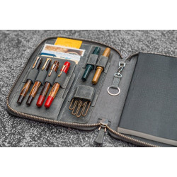 土耳其 Galen Leather 蓋倫皮革 平板插槽/可分離式筆插/A5筆記本套 (瘋馬皮煙灰) 土耳其 Galen Leather 蓋倫皮革 平板插槽/可分離式筆插/A5筆記本套 (瘋馬皮煙灰)