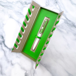 德國 Pelikan 百利金 2021年度限量色 K605 Green white  綠條 原子筆 德國 Pelikan 百利金 2021年度限量色 K605 Green white  綠條 原子筆