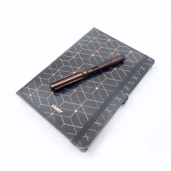 德國 Lamy LX 奢華系列 限定筆記本 + 鋼筆 禮盒組 (筆身顏色可選) 德國 Lamy LX 奢華系列 限定筆記本 + 鋼筆 禮盒組 (筆身顏色可選)