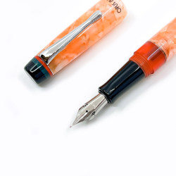 臺灣 OPUS 88 製筆精基 Minty 正統滴入式鋼筆(orange 粉橘) 臺灣 OPUS 88 製筆精基 Minty 正統滴入式鋼筆(orange 粉橘)