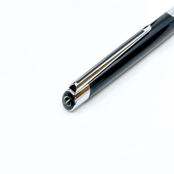 法國 S.T. Dupont 都彭 Defi Milenium 系列 原子筆(亮黑) 法國 S.T. Dupont 都彭 Defi Milenium 系列 原子筆(亮黑)