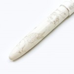 中國 弘典 HONG DIAN  兔年款 雕金工藝彩繪  鋼筆 (白色)