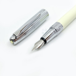 臺灣 MONTREUX 夢多 T7 銀蓋雕花 鋼筆(象牙白) 臺灣 MONTREUX 夢多 T7 銀蓋雕花 鋼筆(象牙白)