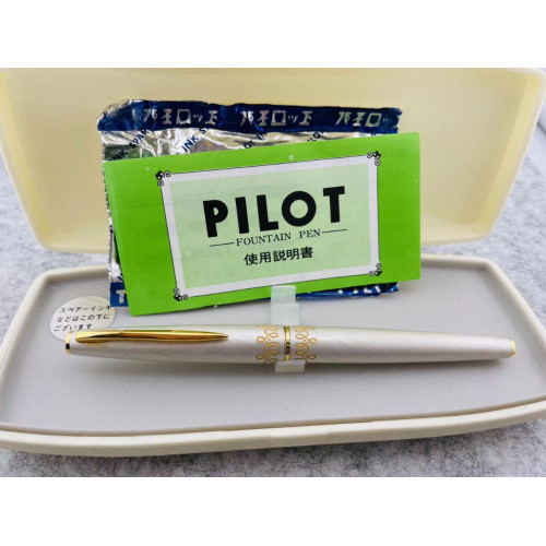 ☆典藏老筆☆ PILOT 百樂 絕版老筆 Lady pen 14K金 指甲尖  (髮絲紋筆桿 粉橘）