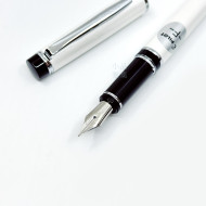 日本 PILOT 百樂 Grance 不鏽鋼尖 鋼筆 (珍珠白) 日本 PILOT 百樂 Grance 不鏽鋼尖 鋼筆 (珍珠白)