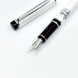 日本 PILOT 百樂 Grance 不鏽鋼尖 鋼筆 (珍珠白) 日本 PILOT 百樂 Grance 不鏽鋼尖 鋼筆 (珍珠白)