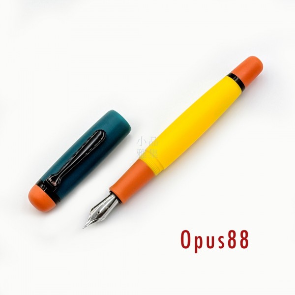 臺灣 OPUS 88 製筆精基 OMAR系列 滴入式上墨 霧面 鋼筆（pumpkin南瓜）