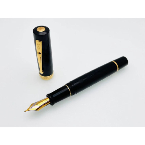 風格款 永生 600 德國硬橡膠筆桿 18K尖 君鋒尖 類長刀 雙色金 ( 古董黑 )