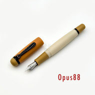 臺灣 OPUS 88 製筆精基 OMAR系列 滴入式上墨 霧面 鋼筆(milktea奶茶) 臺灣 OPUS 88 製筆精基 OMAR系列 滴入式上墨 霧面 鋼筆(milktea奶茶)