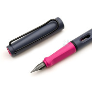德國 Lamy Safari 狩獵系列 2024 限定色 霧面 鋼筆(懸岩粉紅) 德國 Lamy Safari 狩獵系列 2024 限定色 霧面 鋼筆(懸岩粉紅)