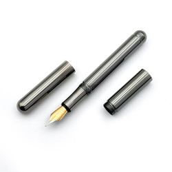 臺灣 MONTREUX 夢多 鈦黑 手帳鋼筆 ( 搭載德國鍍金雙色尖 ) 臺灣 MONTREUX 夢多 鈦黑 手帳鋼筆 ( 搭載德國鍍金雙色尖 )