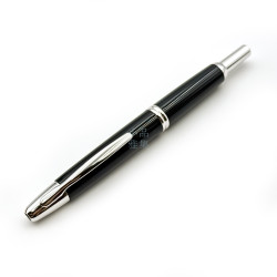 日本 PILOT 百樂 Capless  18k 鋼筆 (黑桿銀夾) 日本 PILOT 百樂 Capless  18k 鋼筆 (黑桿銀夾)