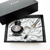 日本 PILOT 百樂 Custom 823 負壓上墨 鋼筆 墨水禮盒組(透明) 日本 PILOT 百樂 Custom 823 負壓上墨 鋼筆 墨水禮盒組(透明)