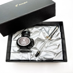 日本 PILOT 百樂 Custom 823 負壓上墨 鋼筆 墨水禮盒組(透明) 日本 PILOT 百樂 Custom 823 負壓上墨 鋼筆 墨水禮盒組(透明)